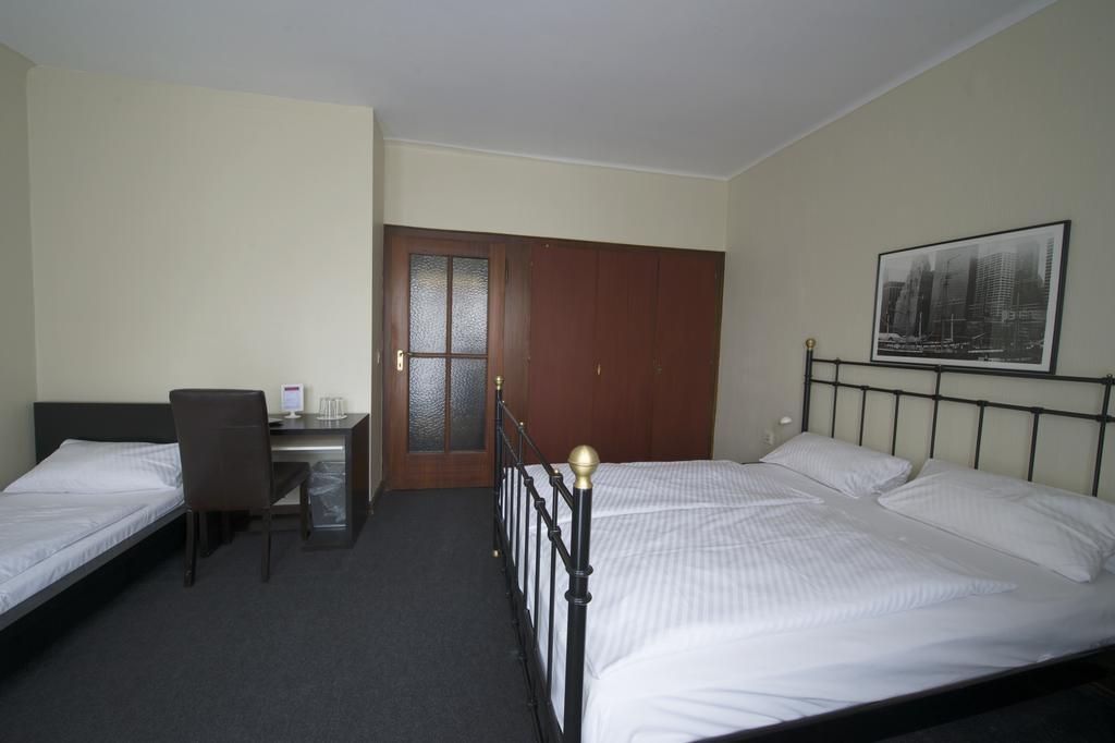 Hotel Continental Saarbrucken Ruang foto